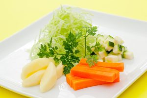 料理写真家がたまプラーザ駅前のキッチンスタジオで撮影した野菜サラダの写真